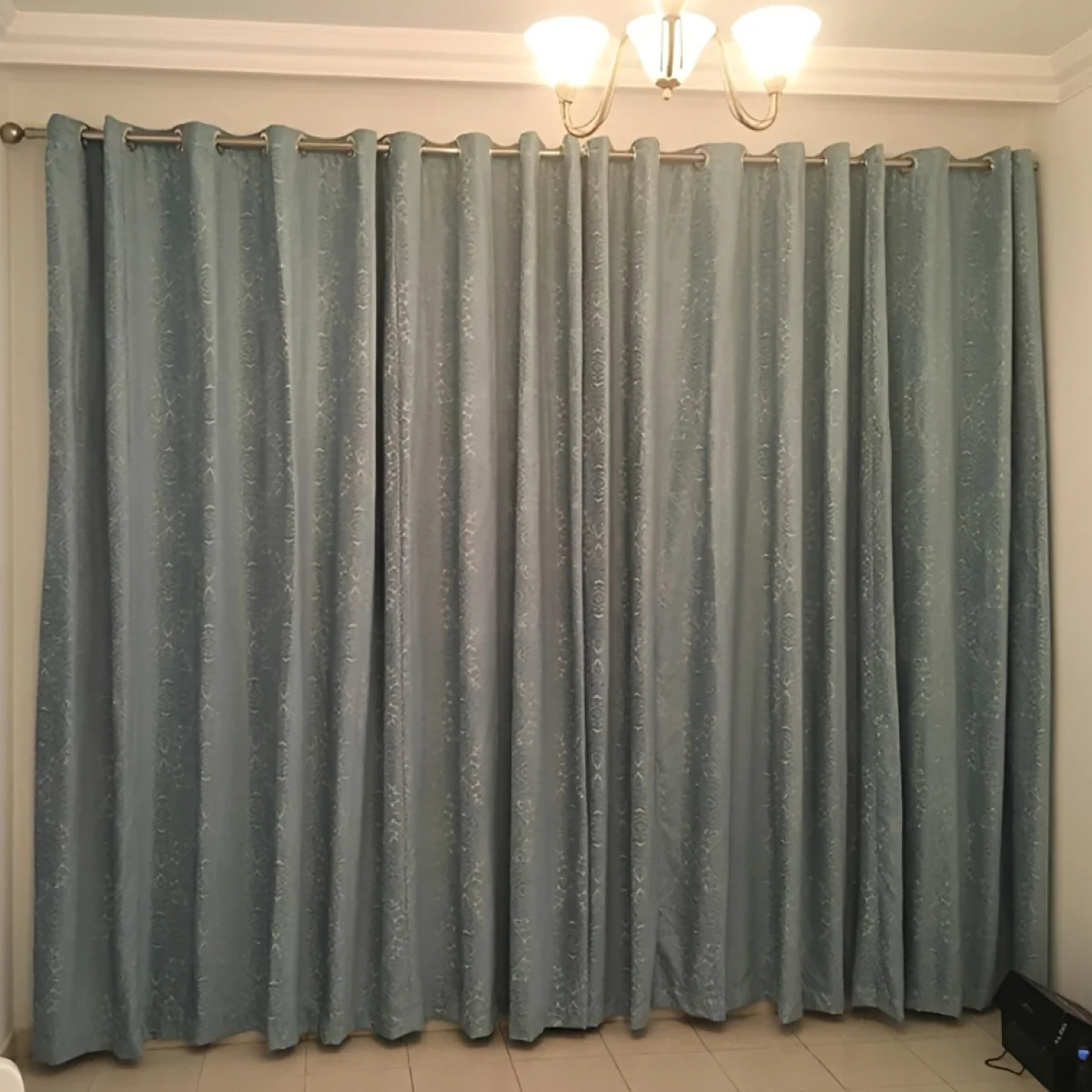Eyelet curtains — bedroom